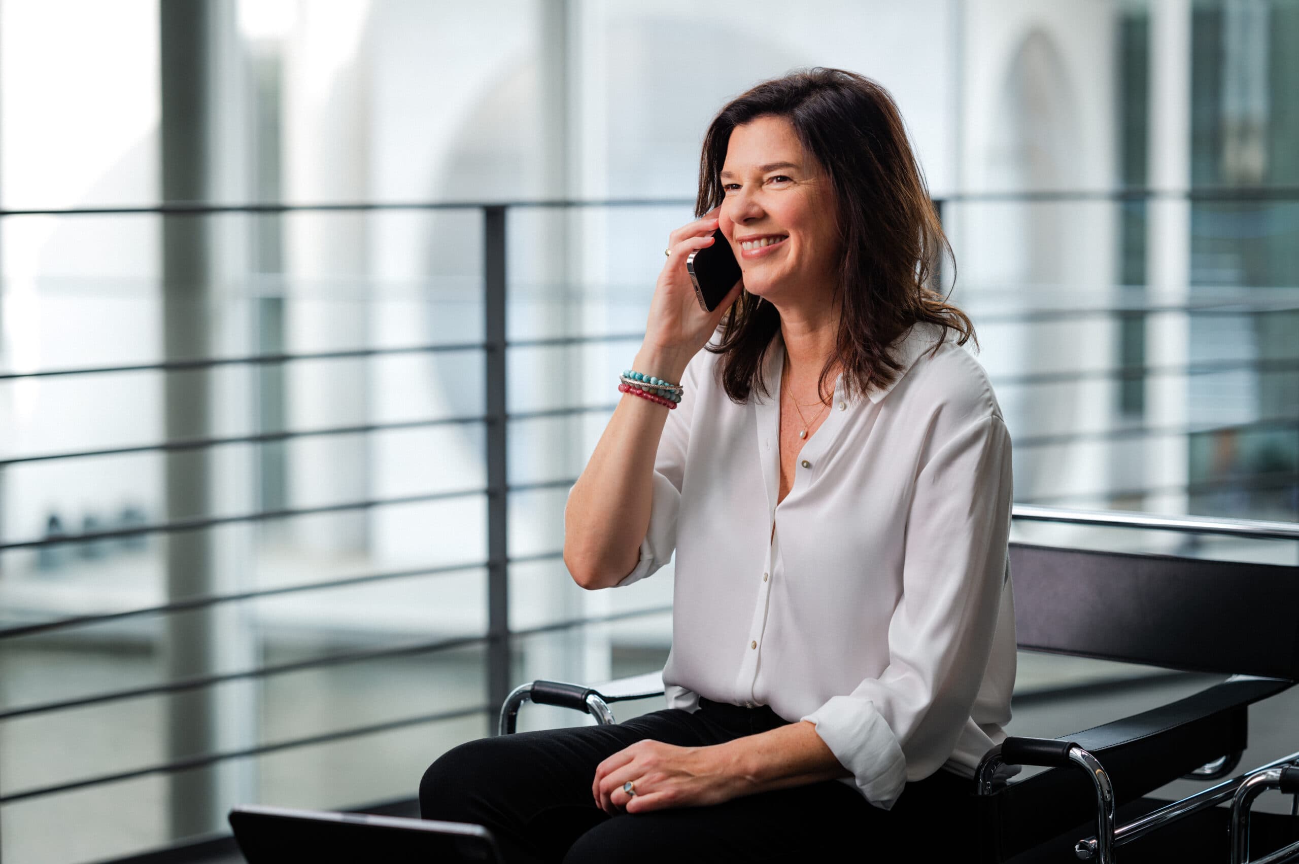 ophelia-nick-bundestag-telefon